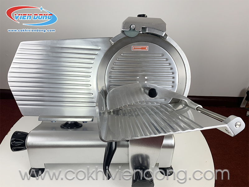 giá máy cắt thịt đông lạnh