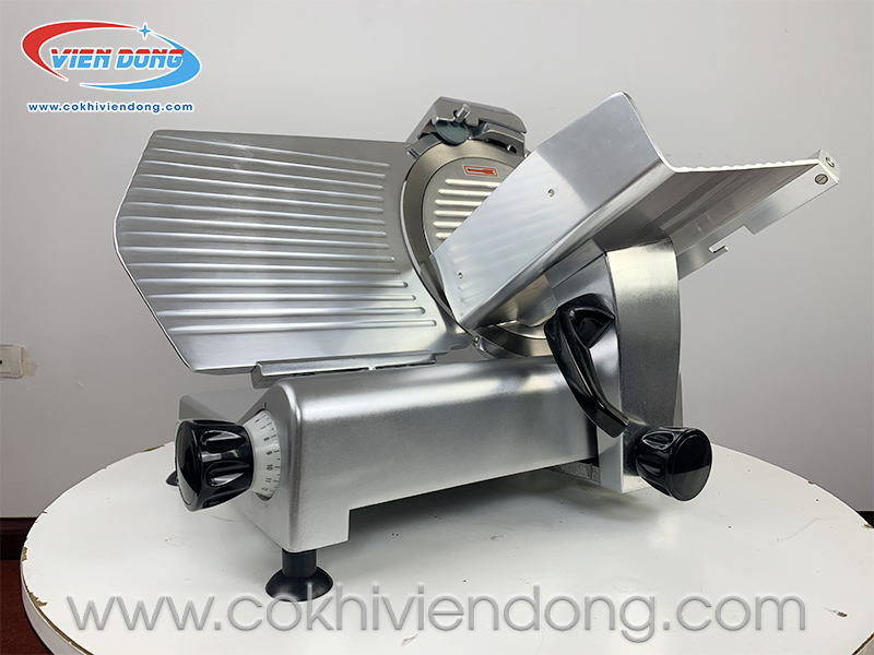 giá máy cắt thịt đông lạnh