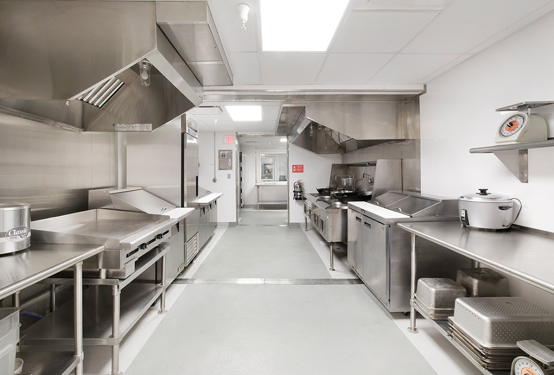 Bố trí bếp nhà hàng rất quan trọng để tạo nên không gian hoàn hảo cho khách hàng của bạn. Hãy xem hình ảnh để biết cách bố trí bếp nhà hàng sao cho đáp ứng các yêu cầu về an toàn, tiện nghi và tính thẩm mỹ. Với sự đảm bảo về bố trí bếp nhà hàng hoàn hảo, khách hàng của bạn sẽ ấn tượng hơn về thương hiệu của bạn.